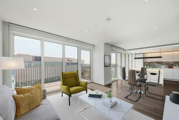 2 Bedroom Flat To Rent In Fountain Park Way, White City Living, W12