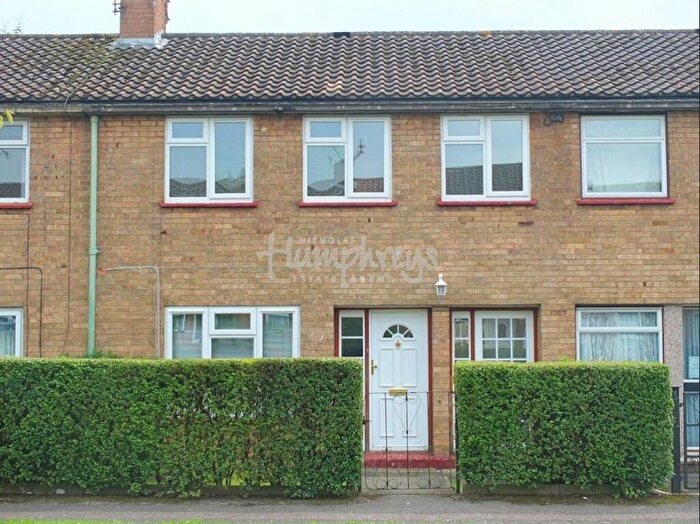2 Bedroom House To Rent In Garden Avenue, AL10