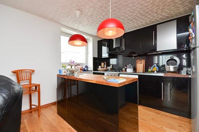 1 Bedroom Flat For Sale In Knighthead Point The Quarterdeck London, E14