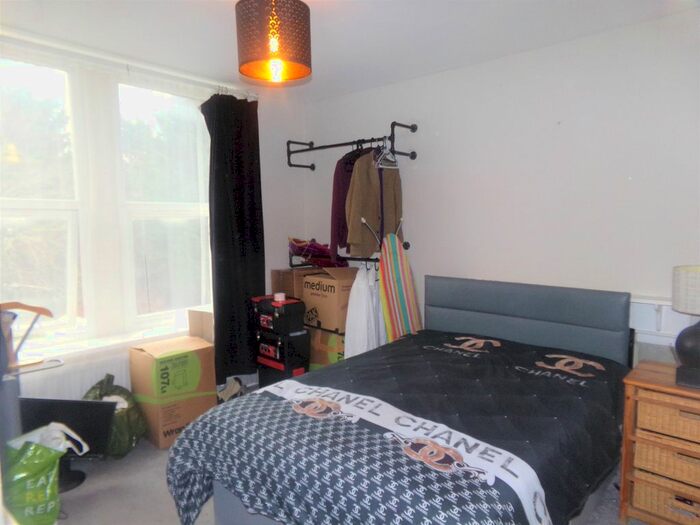 1 Bedroom Flat To Rent In 13 Whitworth Road, London SE25