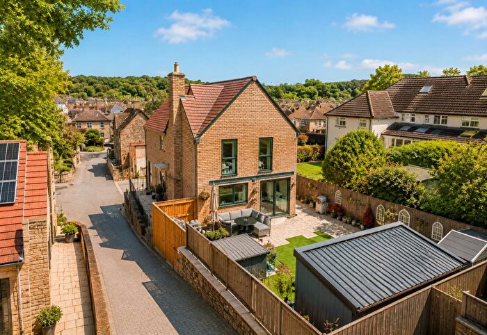 3 Bedroom Detached House For Sale In Lilys Orchard, Portishead, BS20