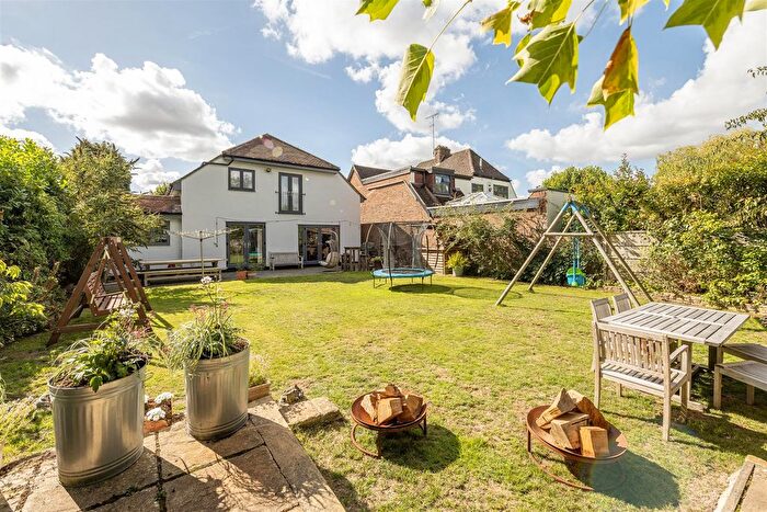 5 Bedroom Detached House For Sale In Lime Avenue, Blackmore End, AL4