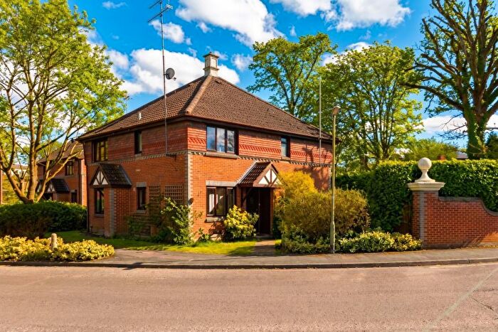 1 Bedroom End Of Terrace House To Rent In Woking, Surrey, GU22
