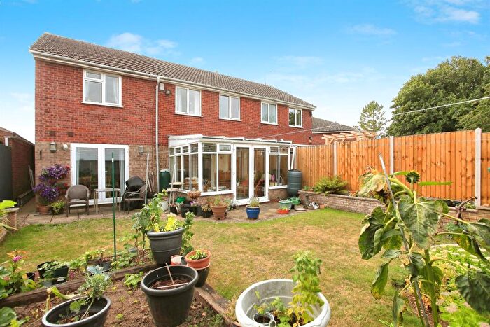 4 Bedroom Semi-Detached House For Sale In Manor Close, Langtoft, Peterborough, PE6