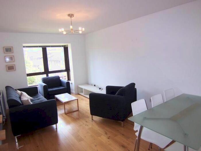2 Bedroom Flat To Rent In North Meggetland, Craiglockhart, Edinburgh EH14