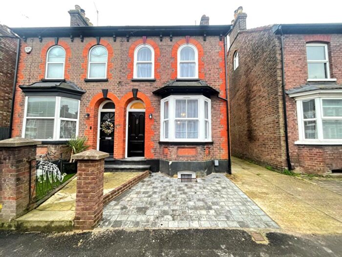 2 Bedroom House To Rent In Victoria Street, Dunstable, LU6
