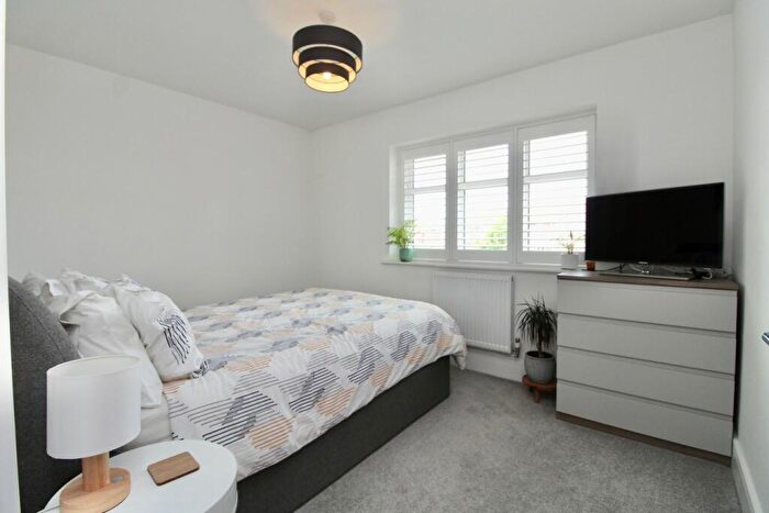 3 Bedroom Semi-Detached House For Sale In Knight Gardens, Lymington, SO41