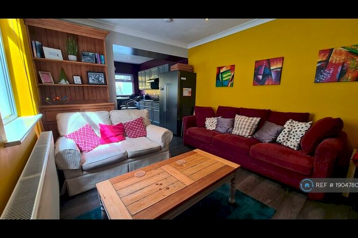 5 Bedroom Terraced House To Rent In Monthermer Road, Cardiff, CF24