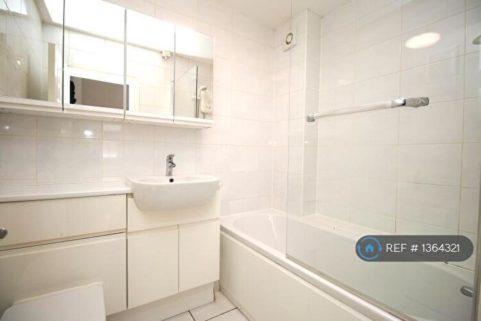 1 Bedroom Flat To Rent In Whitworth House, Manchester, M1