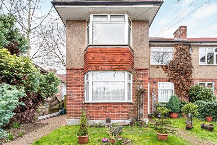 2 Bedroom Maisonette For Sale In Eton Court, Eton Avenue, Sudbury, HA0