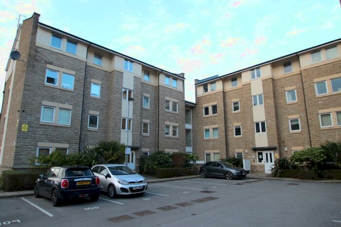 2 Bedroom Flat To Rent In Smeaton Court, Horsforth, LS18