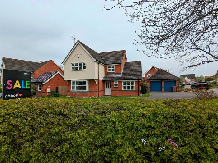 4 Bedroom Detached House For Sale In Surlingham Lane, Rockland St. Mary, Norwich, NR14