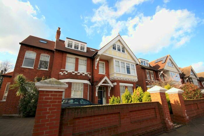 2 Bedroom Flat To Rent In Blakesley Avenue, London, W5