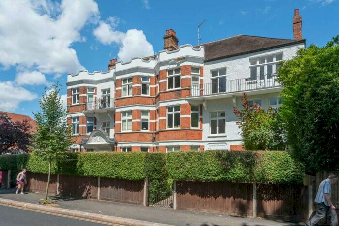2 Bedroom Flat To Rent In South Parade, London, W4