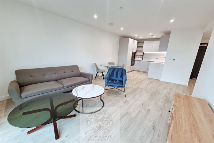 1 Bedroom Apartment To Rent In Woodberry Down, Anax Street, N4