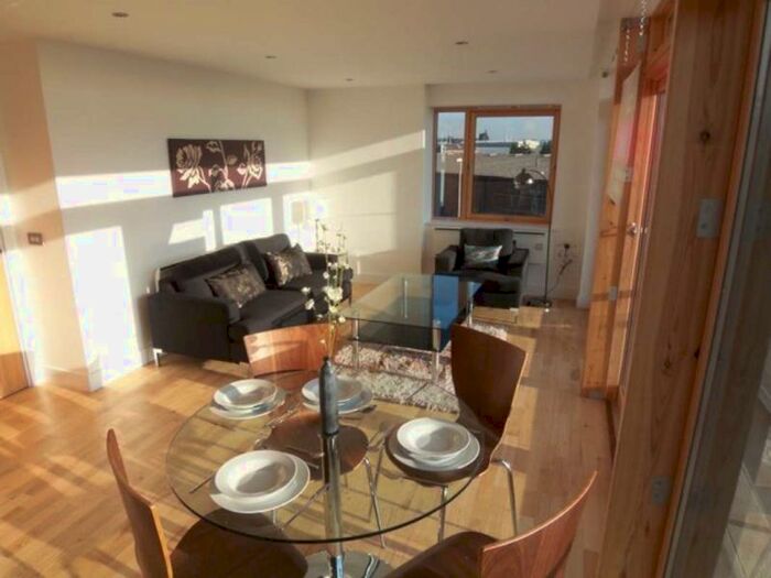 2 Bedroom Apartment To Rent In Clarence House, Clarence Dock, LS10