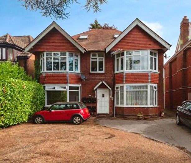 1 Bedroom Flat To Rent In Cobden Avenue, Southampton, Hampshire, SO18