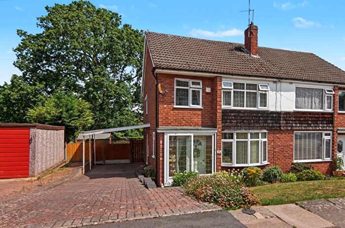 3 Bedroom Semi-Detached House For Sale In Tredington Road, Coventry, CV5
