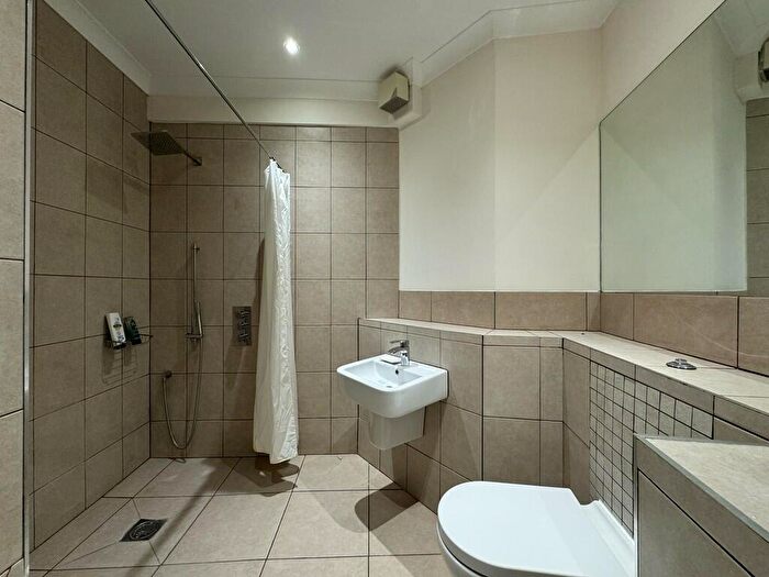 2 Bedroom Apartment To Rent In London Road, Dorking, RH5
