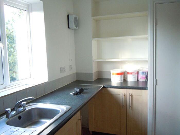 2 Bedroom Flat To Rent In Redford Close, London, TW13