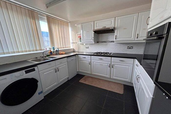 3 Bedroom Property To Rent In Middlewood Road, Sheffield, S6