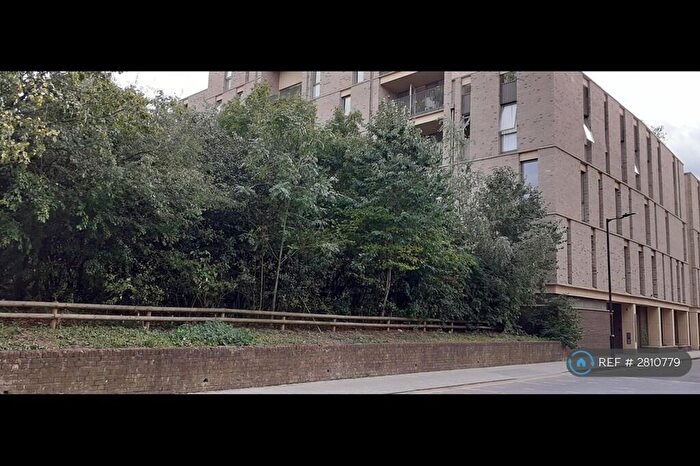 2 Bedroom Flat To Rent In Stead Street, London, SE17