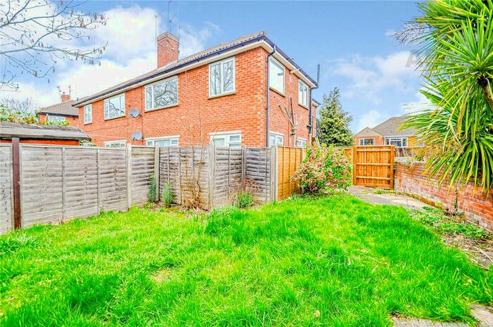 2 Bedroom Maisonette To Rent In Collier Close, Maidnenhead, Berkshire SL6