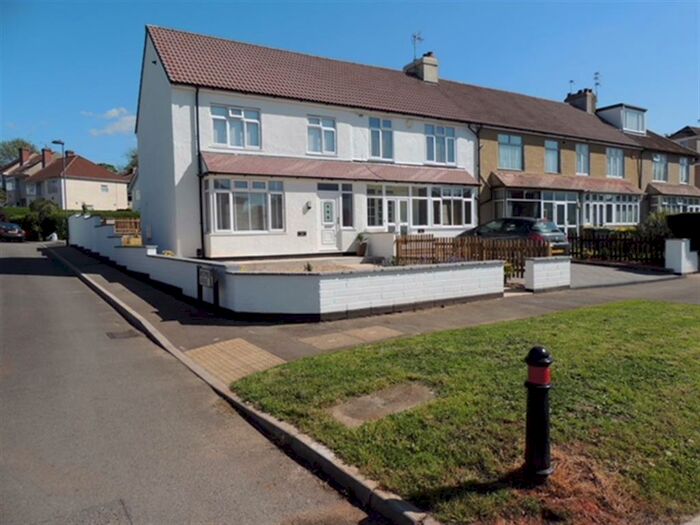 3 Bedroom End Of Terrace House To Rent In Lincombe Road. Downend, Bristol, BS16