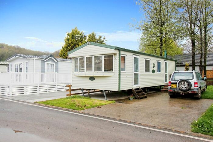 2 Bedroom Mobile/park Home For Sale In Lemonford Caravan Park, Bickington, Newton Abbot, TQ12