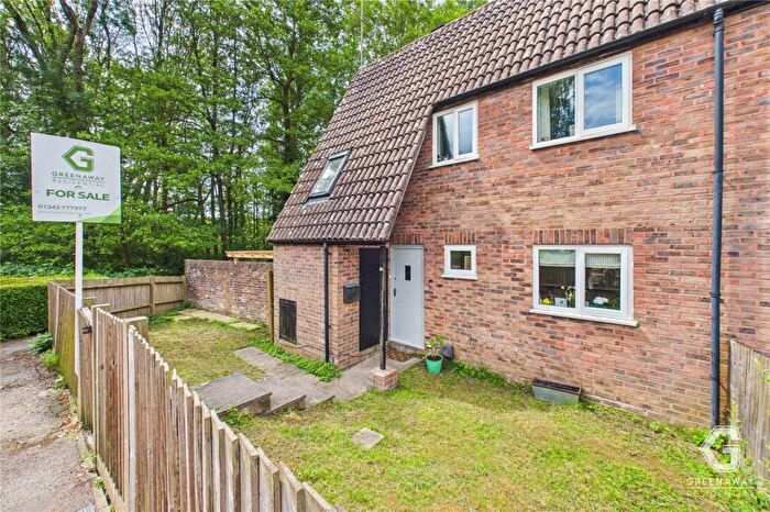 3 Bedroom End Of Terrace House For Sale In Lister Avenue, East Grinstead, West Sussex, RH19