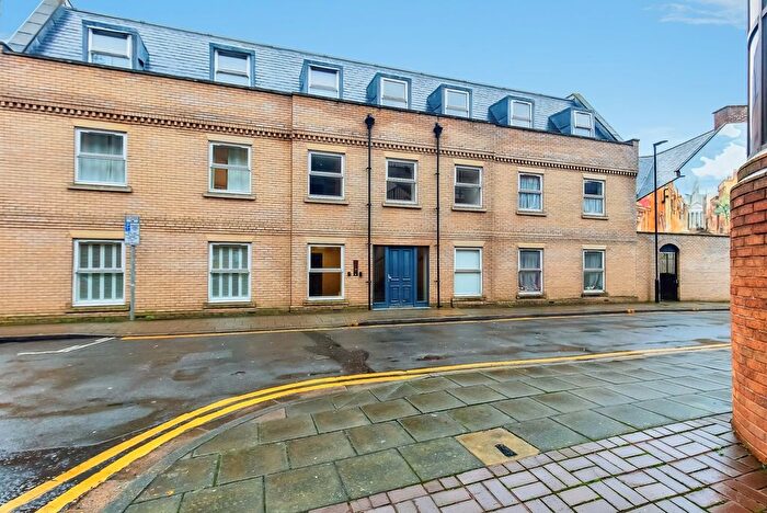 2 Bedroom Flat For Sale In Priestgate, Peterborough, Cambridgeshire, PE1