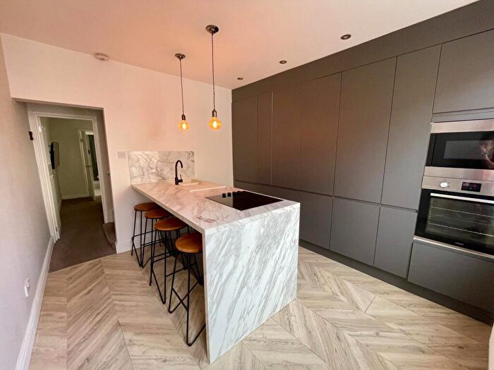 2 Bedroom Terraced House To Rent In Luxury // St Andrews St // Bed // Aug, LN5