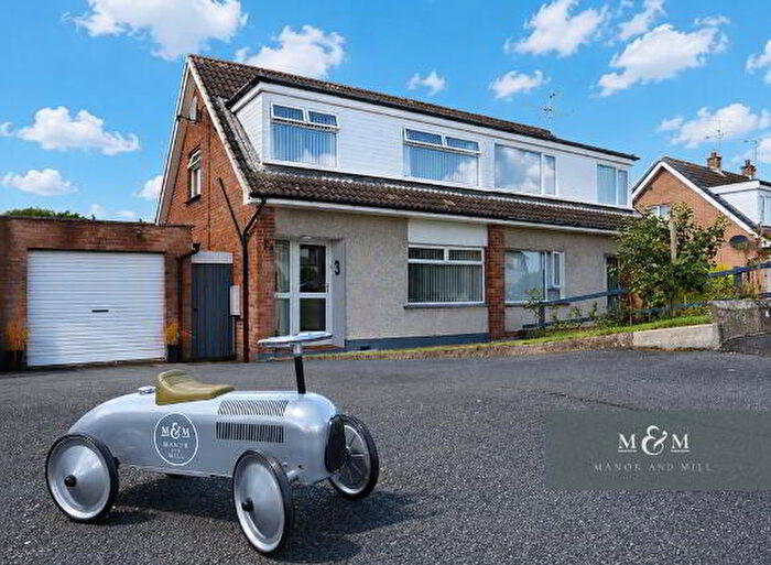 3 Bedroom Semi-Detached Chalet Bungalows For Sale In Woodlawn Heights, Richhill, BT61