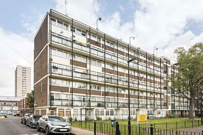 3 Bedroom Flat To Rent In Cottage Street, London, E14