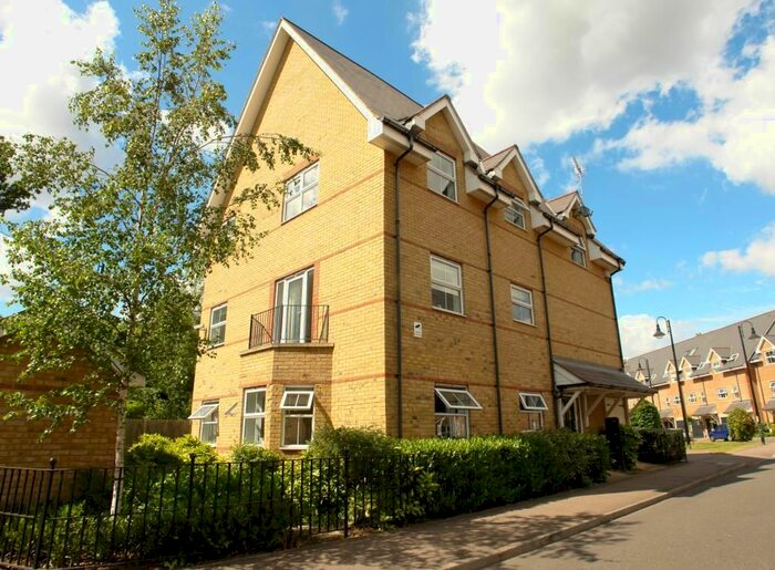 2 Bedroom Flat To Rent In Hayes Grove, East Dulwich, London, SE22