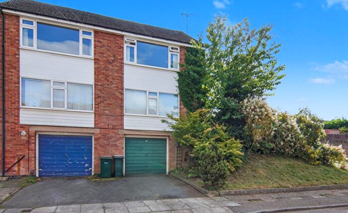 2 Bedroom Maisonette For Sale In Greendale Road, Coventry, CV5