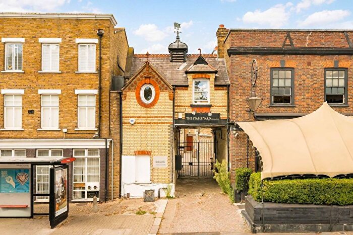 1 Bedroom Flat To Rent In Balham Hill, Clapham South, SW12