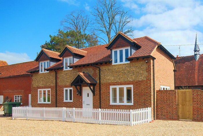 3 Bedroom Detached House To Rent In High Street, Wendover, Aylesbury, HP22