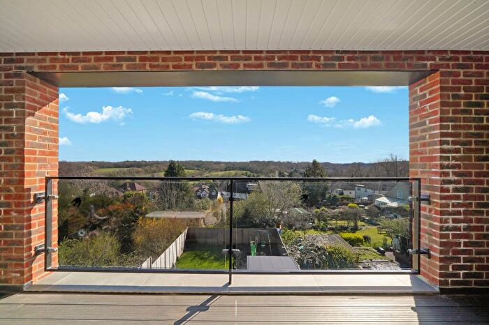 2 Bedroom Apartment For Sale In Lynne Close, Clybourne House, CR2