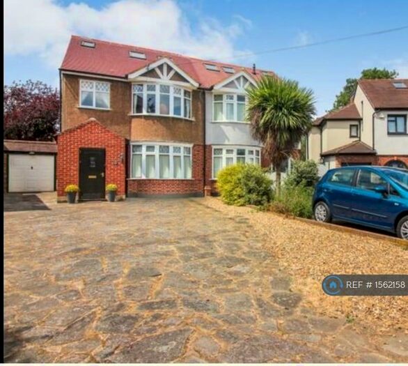 4 Bedroom Semi-Detached House To Rent In Vale Road, Worcester Park, KT4