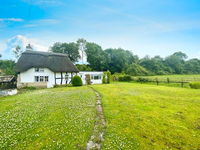 1 Bedroom Cottage For Sale In The Bank, Bidford-on-Avon, Alcester, B50