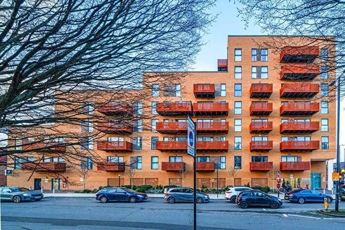 1 Bedroom Flat For Sale In East Acton Lane, Acton, W3