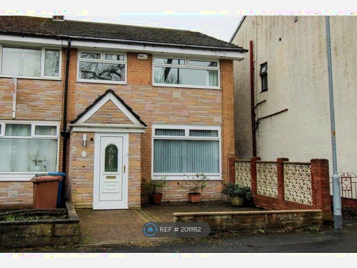 3 Bedroom End Of Terrace House To Rent In Cronkeyshaw Road, Rochdale, OL12