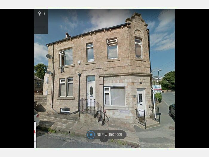 2 Bedroom Flat To Rent In Wells House, Guiseley, Leeds, LS20