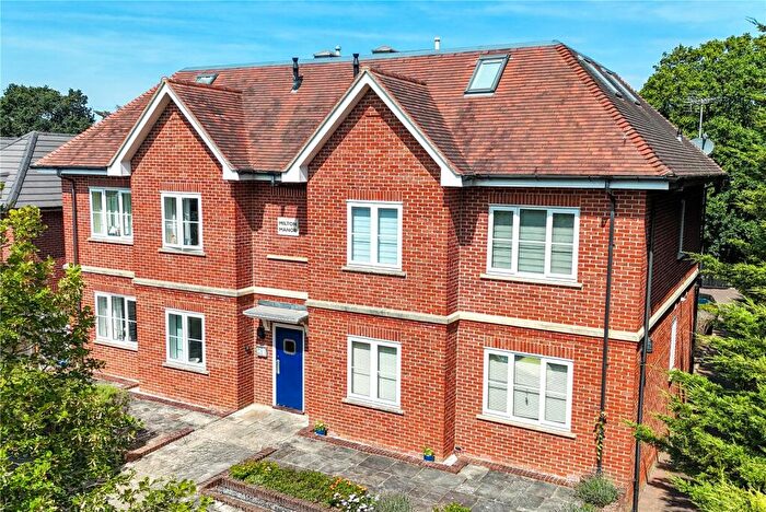2 Bedroom Apartment For Sale In Manor Road, New Milton, Hampshire, BH25