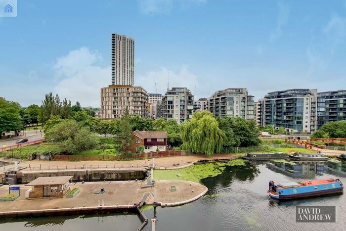2 Bedroom Apartment To Rent In Hale Wharf, Ferry Lane, N17