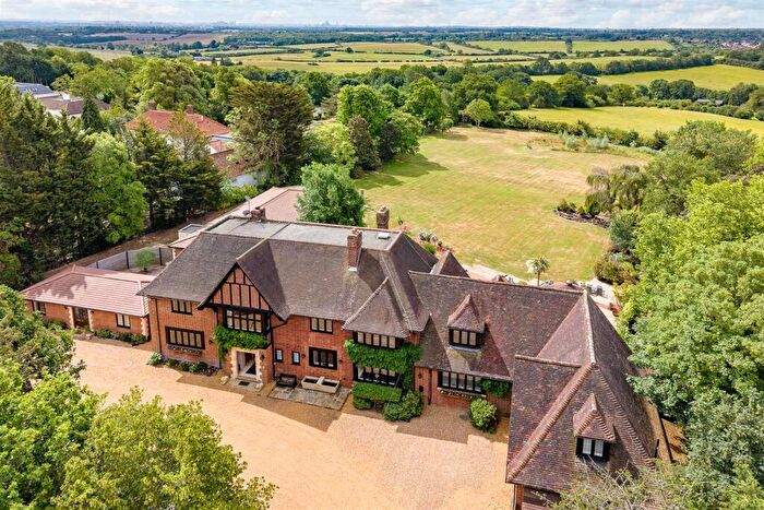 6 Bedroom Detached House For Sale In The Ridgeway, Cuffley, EN6