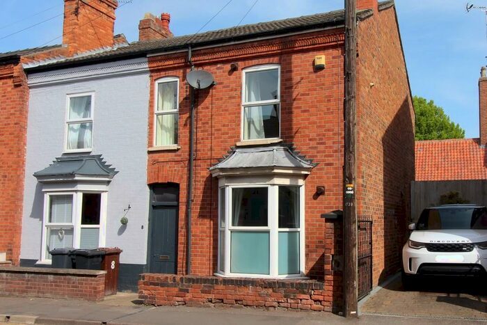 3 Bedroom End Of Terrace House To Rent In Rasen Lane, Lincoln, LN1