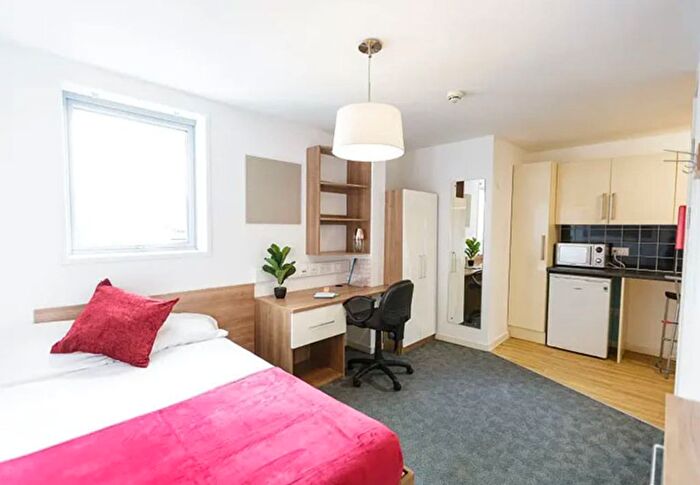 1 Bedroom Studio To Rent In Holloway Road, London, N7