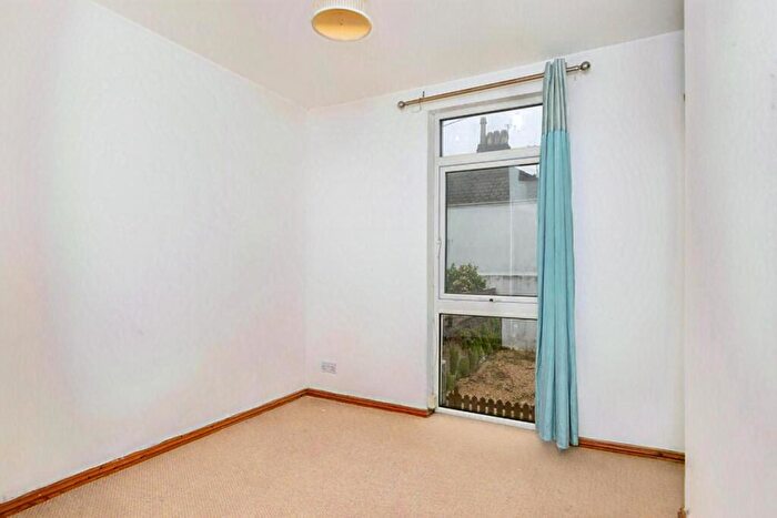 1 Bedroom Flat To Rent In Pearson Road, Plymouth, PL4